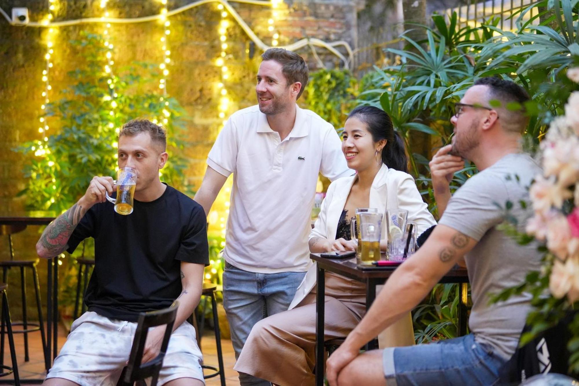 Musketeers Guest House Hanoi Exteriör bild